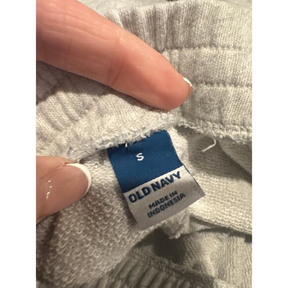 Old Navy Women's Small Gray Extra High Waisted French Terry 5'' Inseam Shorts - Picture 3 of 4
